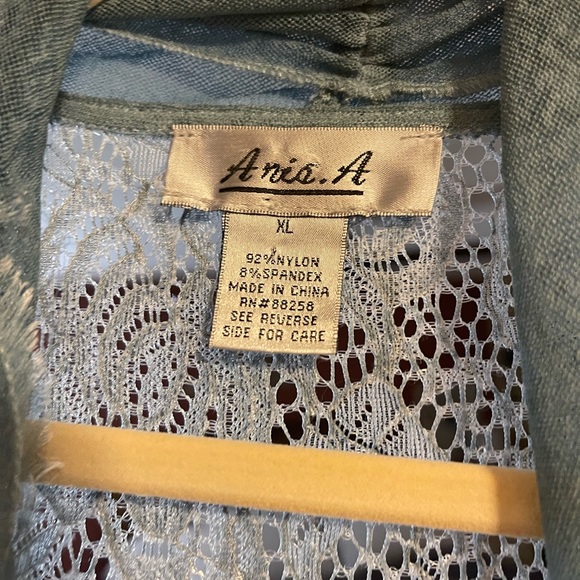 Pretty Lace Turquoise Blue Kimono - Picture 3 of 3